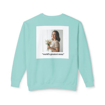 World's Greatest Mom Crewneck Sweatshirt – Floral Award Design, Mother's Day Gift