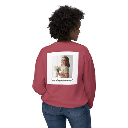 World's Greatest Mom Crewneck Sweatshirt – Floral Award Design, Mother's Day Gift