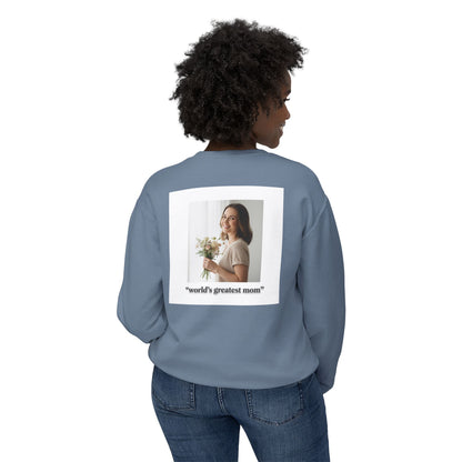 World's Greatest Mom Crewneck Sweatshirt – Floral Award Design, Mother's Day Gift